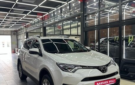 Toyota RAV4, 2017 год, 2 950 000 рублей, 10 фотография