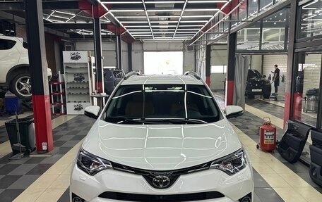 Toyota RAV4, 2017 год, 2 950 000 рублей, 12 фотография