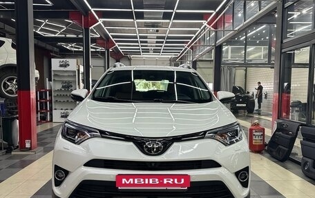 Toyota RAV4, 2017 год, 2 950 000 рублей, 11 фотография