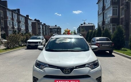 Toyota RAV4, 2017 год, 2 950 000 рублей, 13 фотография