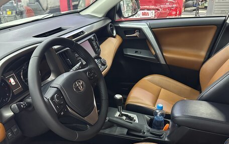 Toyota RAV4, 2017 год, 2 950 000 рублей, 23 фотография