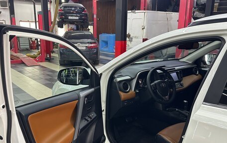 Toyota RAV4, 2017 год, 2 950 000 рублей, 22 фотография