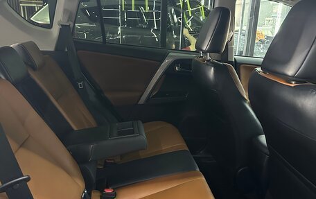 Toyota RAV4, 2017 год, 2 950 000 рублей, 28 фотография