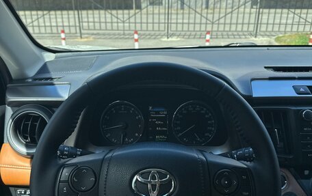 Toyota RAV4, 2017 год, 2 950 000 рублей, 32 фотография