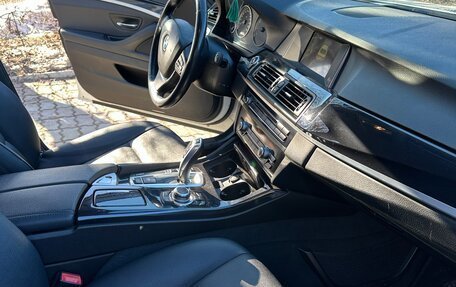 BMW 5 серия, 2015 год, 1 930 000 рублей, 4 фотография