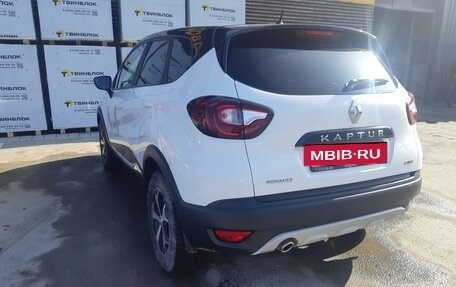 Renault Kaptur I рестайлинг, 2017 год, 1 690 000 рублей, 4 фотография