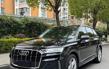 Audi Q7, 2023 год, 6 140 000 рублей, 1 фотография