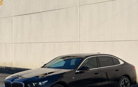 BMW 5 серия, 2024 год, 5 730 000 рублей, 1 фотография