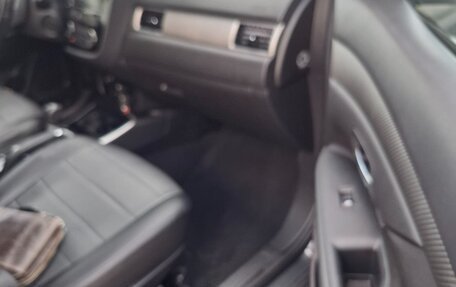 Mitsubishi Outlander III рестайлинг 3, 2018 год, 1 750 000 рублей, 4 фотография