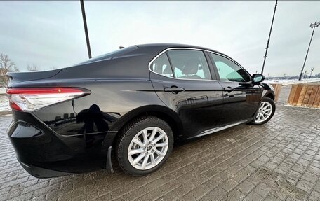 Toyota Camry, 2021 год, 2 650 000 рублей, 4 фотография