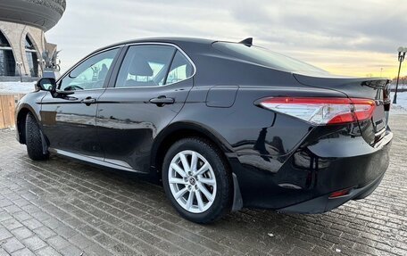 Toyota Camry, 2021 год, 2 650 000 рублей, 2 фотография