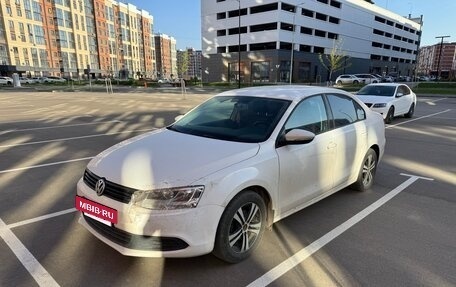 Volkswagen Jetta VI, 2014 год, 900 000 рублей, 2 фотография