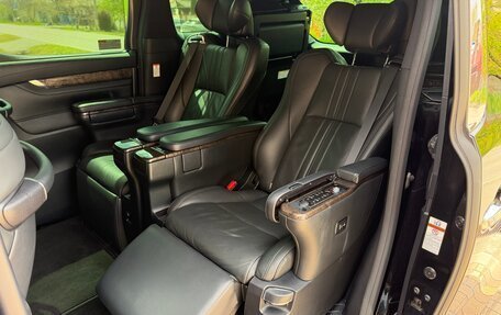 Toyota Alphard III, 2019 год, 4 890 000 рублей, 28 фотография