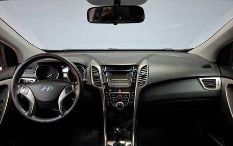 Hyundai i30 II рестайлинг, 2012 год, 971 000 рублей, 16 фотография