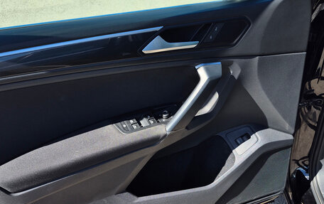 Volkswagen Tiguan II, 2020 год, 2 180 000 рублей, 11 фотография