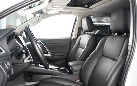 Mitsubishi Montero Sport, 2021 год, 3 480 000 рублей, 8 фотография