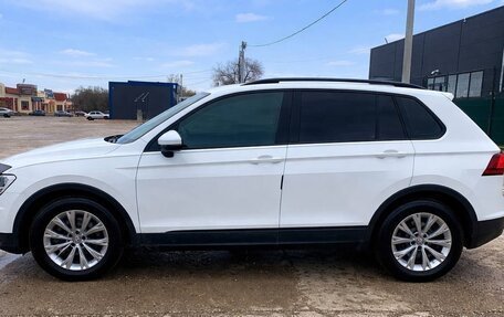 Volkswagen Tiguan II, 2018 год, 2 052 000 рублей, 2 фотография