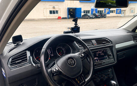 Volkswagen Tiguan II, 2018 год, 2 052 000 рублей, 6 фотография