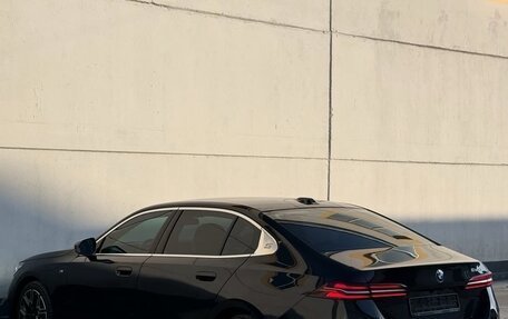 BMW 5 серия, 2024 год, 5 730 000 рублей, 5 фотография