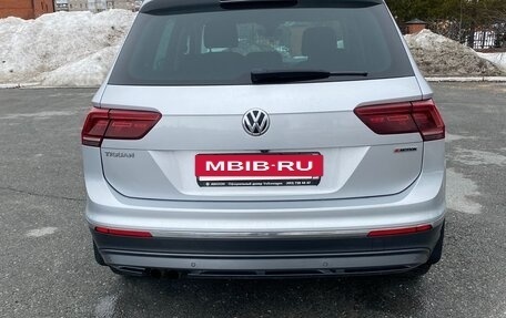 Volkswagen Tiguan II, 2019 год, 3 050 000 рублей, 2 фотография