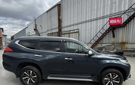 Mitsubishi Pajero Sport III рестайлинг, 2018 год, 3 990 000 рублей, 8 фотография