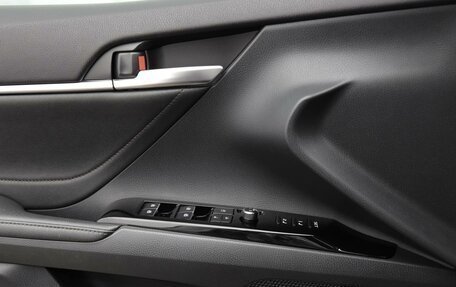 Toyota Camry, 2020 год, 3 550 000 рублей, 8 фотография