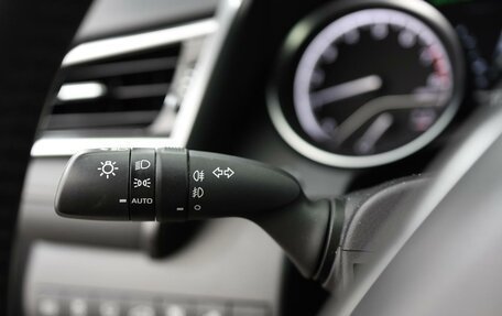 Toyota Camry, 2020 год, 3 550 000 рублей, 13 фотография