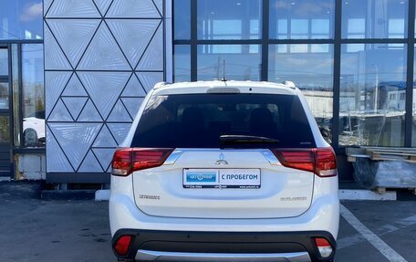 Mitsubishi Outlander III рестайлинг 3, 2015 год, 1 499 000 рублей, 6 фотография