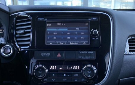 Mitsubishi Outlander III рестайлинг 3, 2015 год, 1 499 000 рублей, 15 фотография