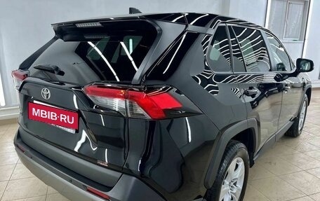 Toyota RAV4, 2021 год, 2 897 000 рублей, 6 фотография