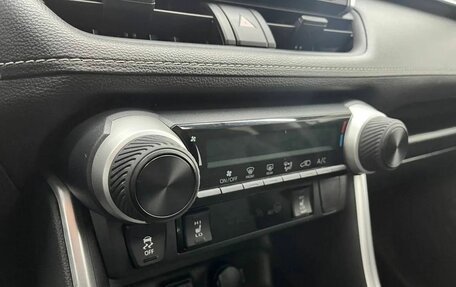 Toyota RAV4, 2021 год, 2 897 000 рублей, 24 фотография