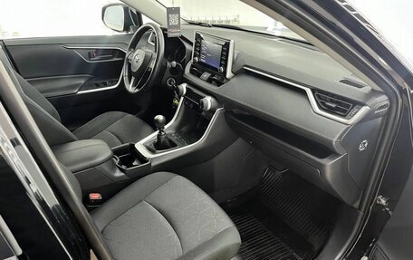 Toyota RAV4, 2021 год, 2 897 000 рублей, 26 фотография