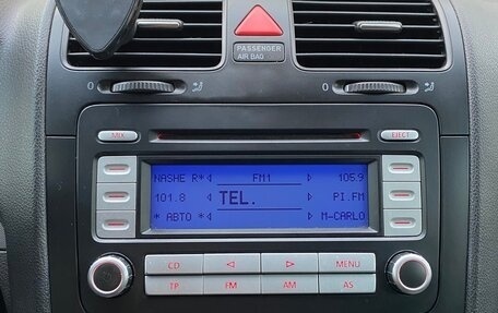 Volkswagen Golf V, 2006 год, 590 000 рублей, 28 фотография