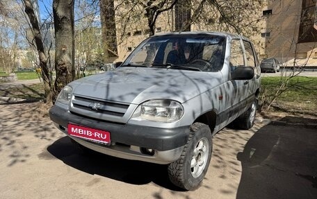 Chevrolet Niva I рестайлинг, 2003 год, 300 000 рублей, 1 фотография