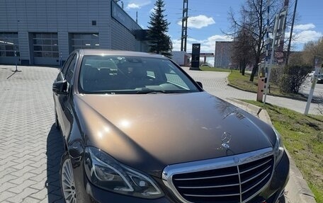 Mercedes-Benz E-Класс, 2013 год, 2 100 000 рублей, 1 фотография