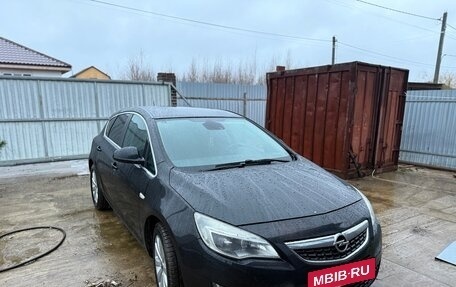 Opel Astra J, 2011 год, 730 000 рублей, 2 фотография