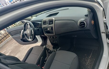 Renault Logan II, 2019 год, 1 250 000 рублей, 12 фотография