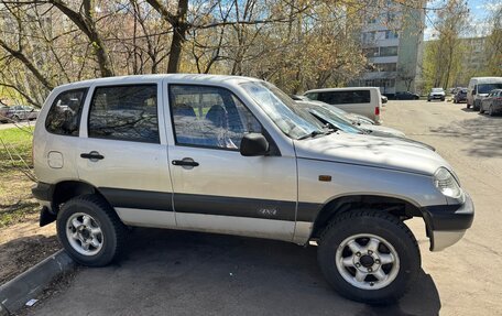 Chevrolet Niva I рестайлинг, 2003 год, 300 000 рублей, 3 фотография