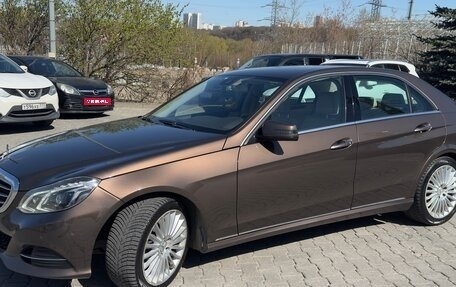 Mercedes-Benz E-Класс, 2013 год, 2 100 000 рублей, 3 фотография