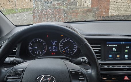 Hyundai Elantra VI рестайлинг, 2019 год, 1 699 000 рублей, 10 фотография