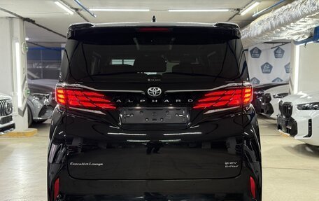 Toyota Alphard, 2023 год, 14 650 000 рублей, 5 фотография