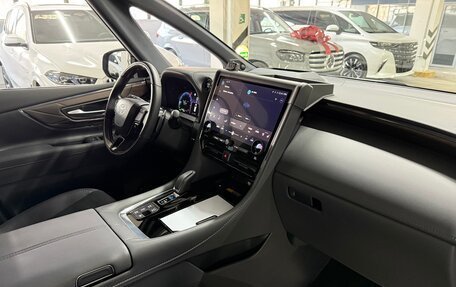 Toyota Alphard, 2023 год, 14 650 000 рублей, 27 фотография