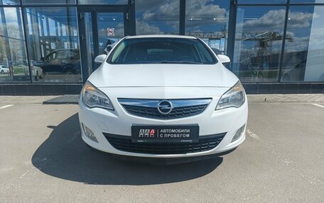 Opel Astra J, 2011 год, 780 000 рублей, 2 фотография