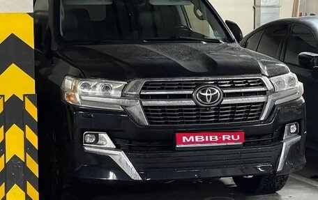 Toyota Land Cruiser 200, 2017 год, 4 600 000 рублей, 1 фотография