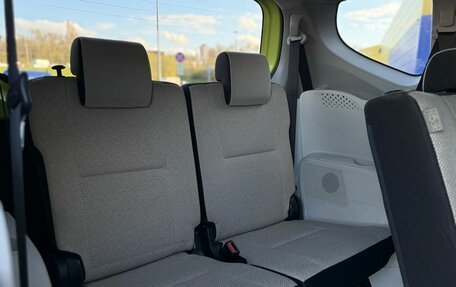 Toyota Sienta II, 2017 год, 1 295 000 рублей, 16 фотография