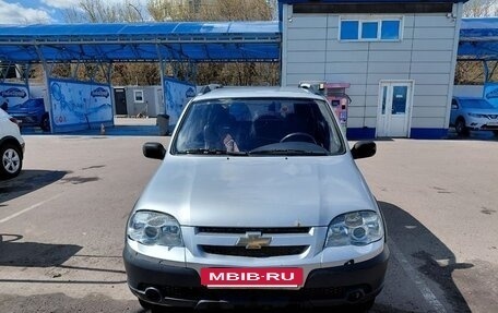 Chevrolet Niva I рестайлинг, 2010 год, 550 000 рублей, 2 фотография