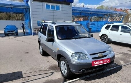 Chevrolet Niva I рестайлинг, 2010 год, 550 000 рублей, 3 фотография