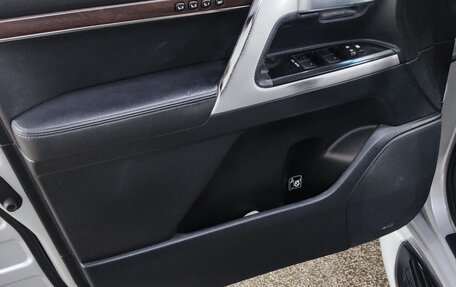 Toyota Land Cruiser 200, 2016 год, 6 350 000 рублей, 4 фотография