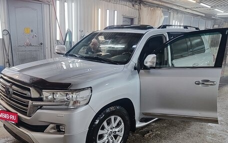 Toyota Land Cruiser 200, 2016 год, 6 350 000 рублей, 3 фотография