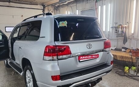 Toyota Land Cruiser 200, 2016 год, 6 350 000 рублей, 2 фотография